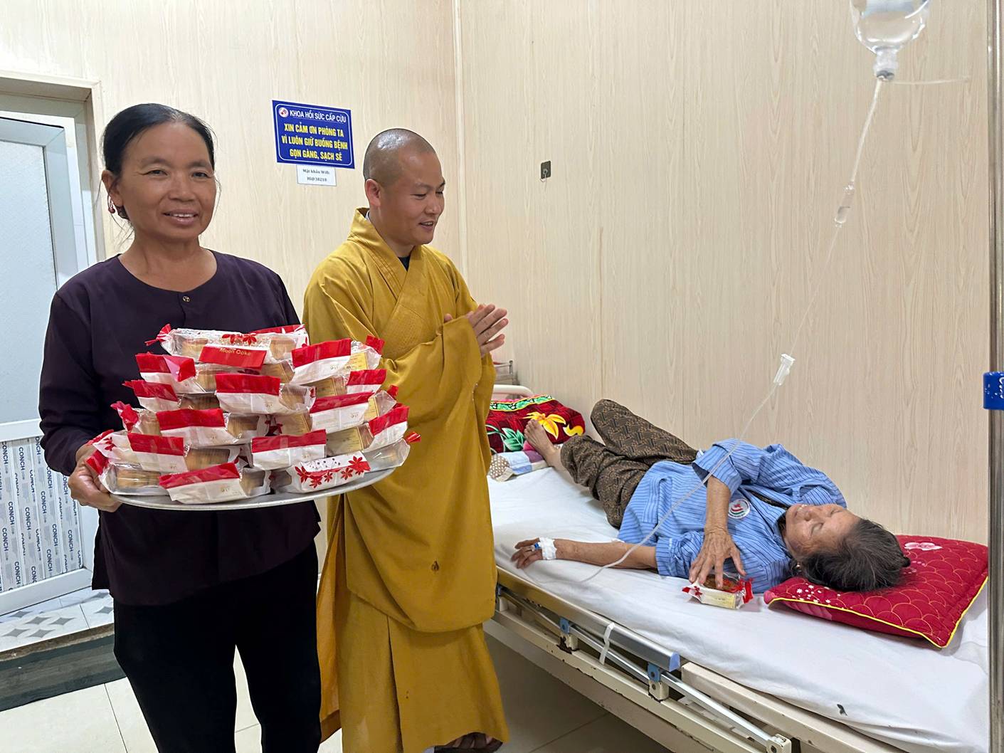 A group of people standing next to a bed with food on it

AI-generated content may be incorrect.